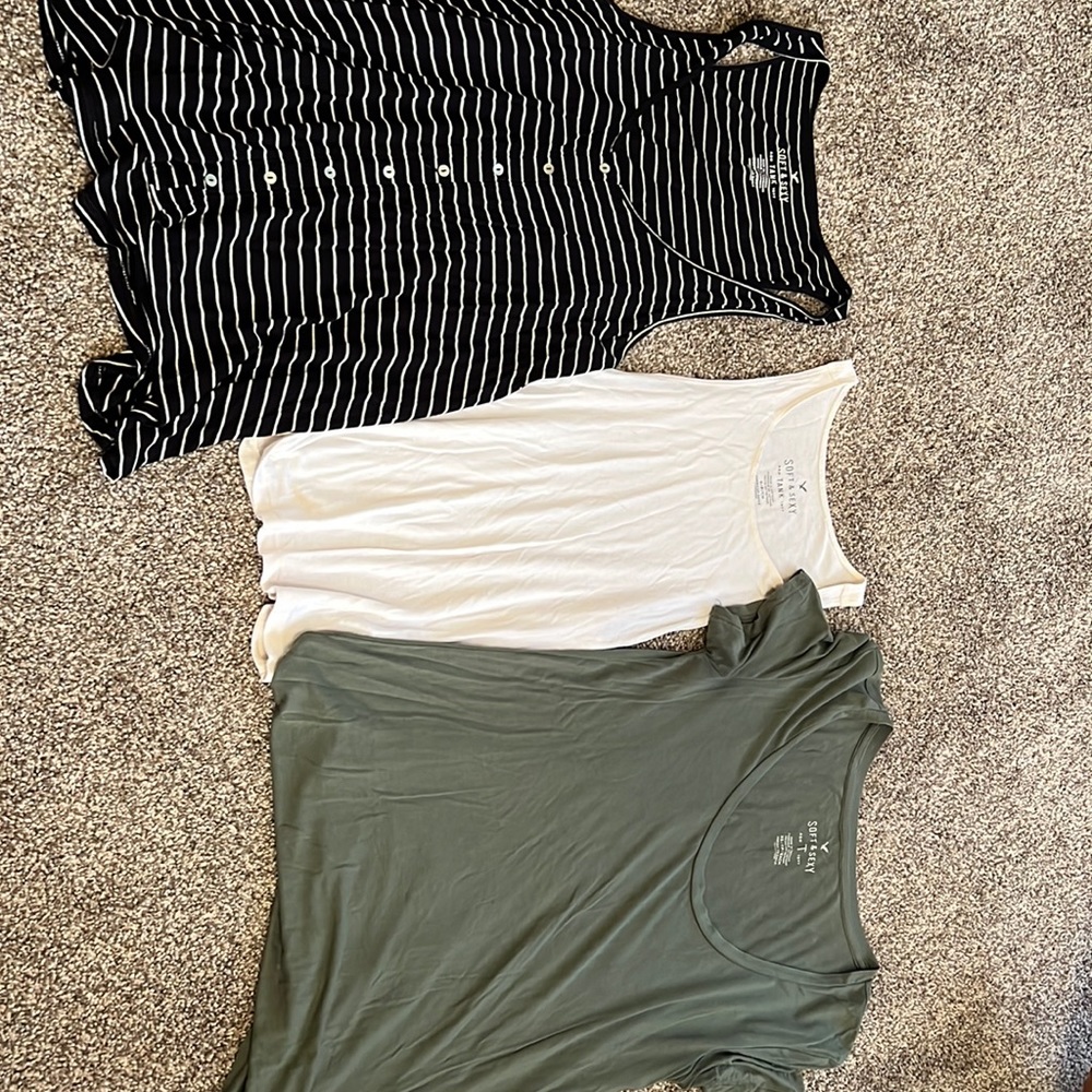 3 soft and sexy American Eagle tops
